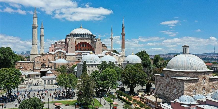 Diyanet'ten Ayasofya'daki resimlerle ilgili açıklama