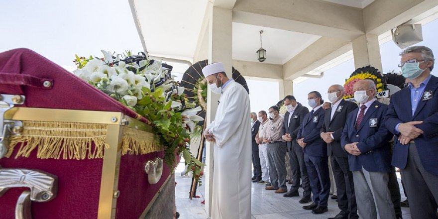 Yazar Adalet Ağaoğlu son yolculuğuna uğurlandı