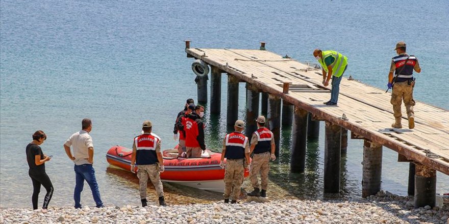 Van Gölü'nde teknenin batması sonucu kaybolan iki kişinin daha cesedi bulundu