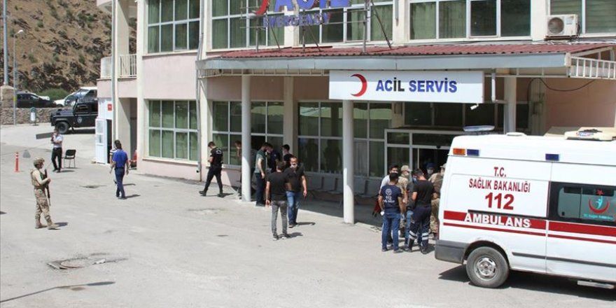 Şemdinli'de askeri aracın geçişi sırasında patlama