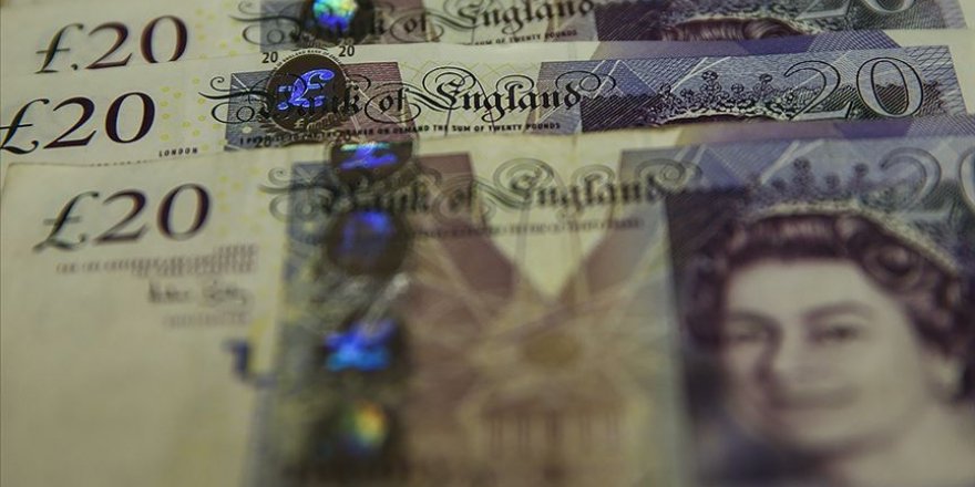 İngiltere’de 900 bin kamu çalışanının maaşına zam yapılacak