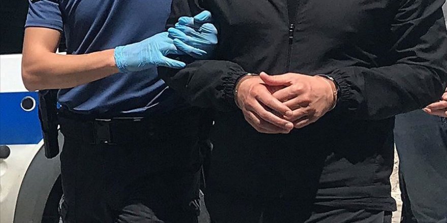 Türk bayrağını yere attığı iddia edilen kişi tutuklandı