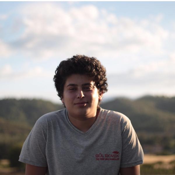 19 yaşındaki Ozan ailesi tarafından ölü bulundu