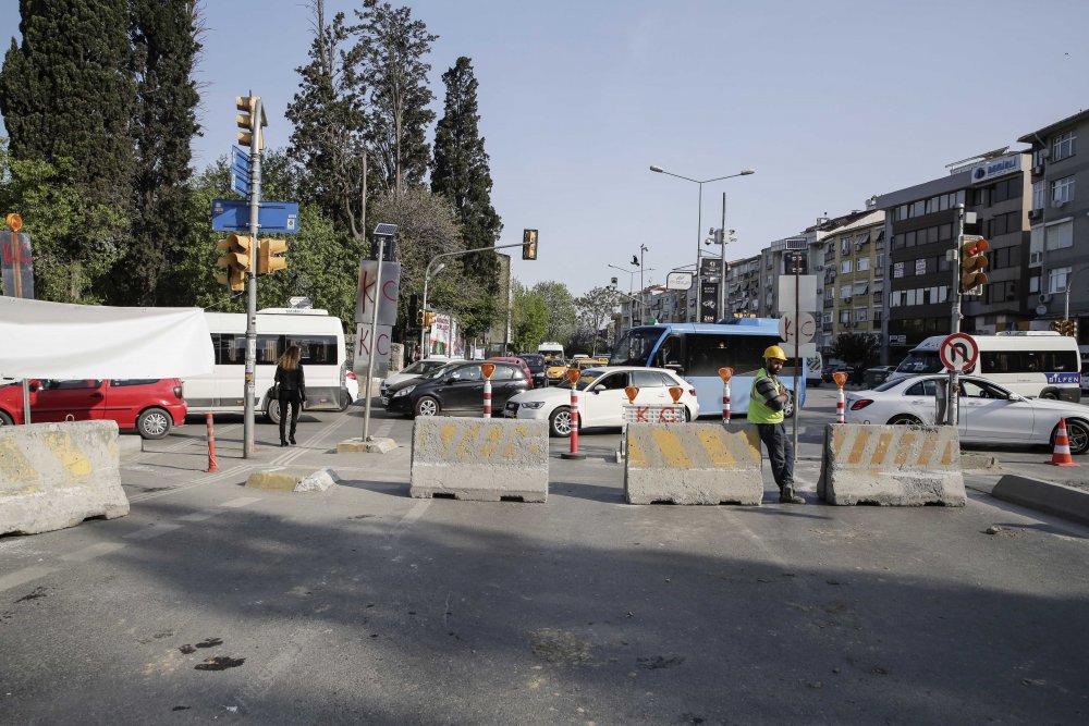 Taşköprü Caddesi  trafiğe kapatıldı