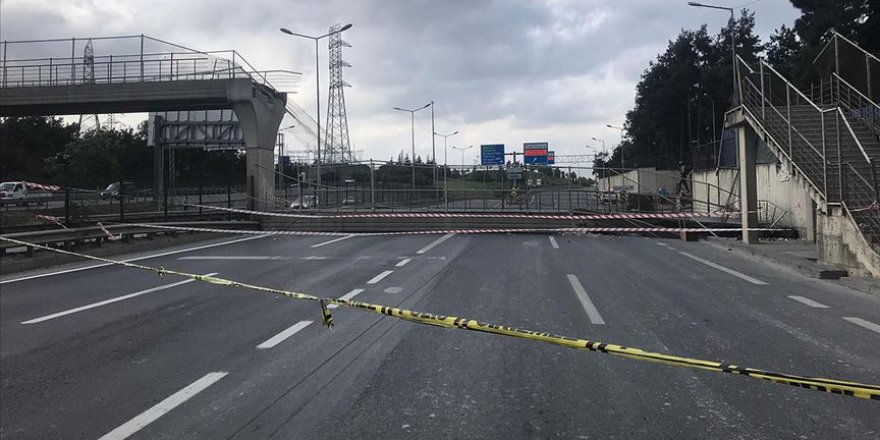 Eyüpsultan'da yaya üst geçidi çöktü