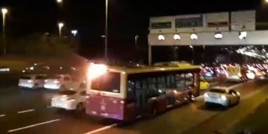 İstanbul'da alev alan yolcu otobüsü yoluna devam etti