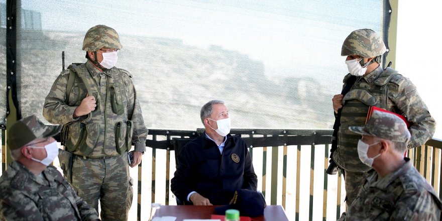 Bakanı Akar ve komutanlardan Irak sınır hattındaki birliklere denetleme