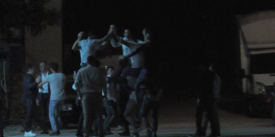 Konya'da düğünde gençler salgınını hiçe saydı