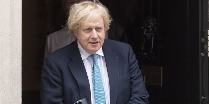 Johnson ailelerden 'çocuklarını okula göndermelerini' istedi