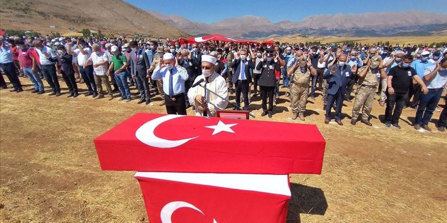Şehidimiz Uzman Çavuş Aykut Variyenli son yolculuğuna uğurlandı