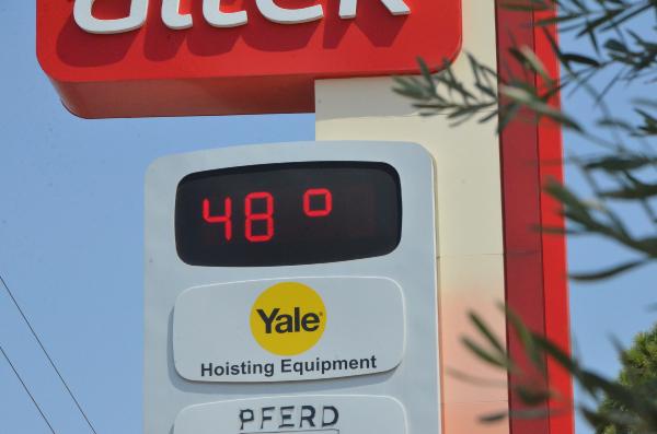 Termometreler 48 dereceyi gösterdi