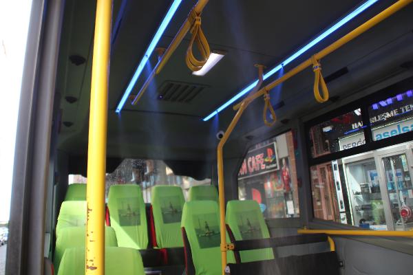 Tek tuşla minibüsün içini dezenfekte ediyor