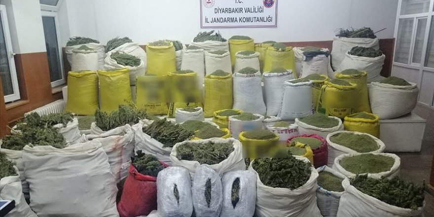 Diyarbakır'da 1,7 ton esrar ele geçirildi