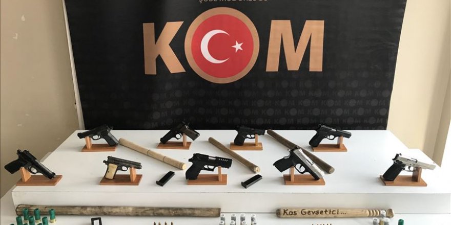 Esenyurt'ta 5 taksi durağına operasyon: 22 kişi gözaltına alındı