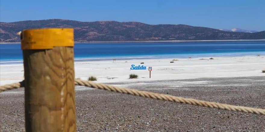 Salda Gölü'nün Beyaz Adalar bölgesinde göle ve plaja giriş kapatıldı