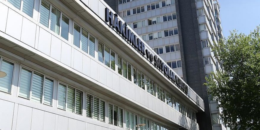 HSK, FETÖ ile irtibatlı 11 hakim ve savcıyı meslekten ihraç etti