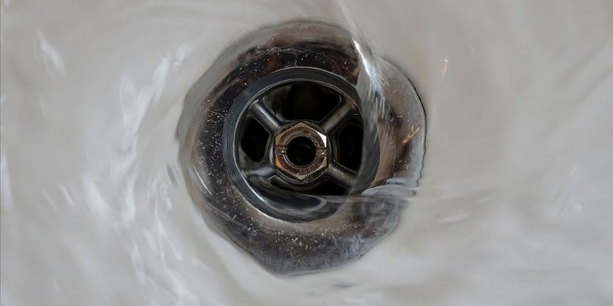 Lavabo açarken kullandığı ürünün patlamasıyla yaralanan kadından 1,5 milyon lira tazminat talebi