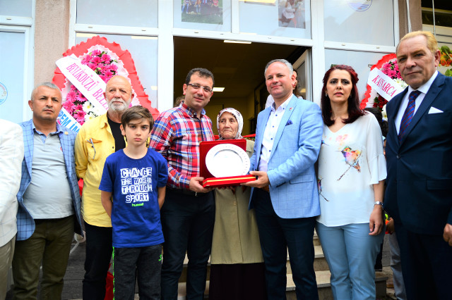 Kaynarca Belediyesi’ne 6 bin kitaplı kütüphane