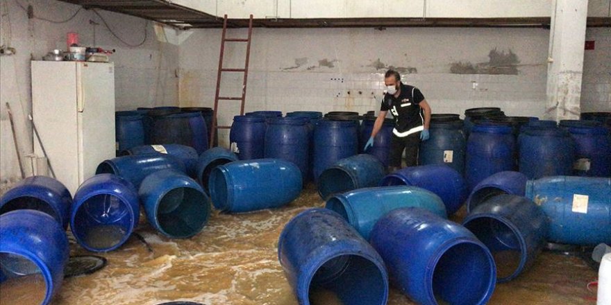 Adana'da 7 bin 300 litre sahte içki ele geçirildi