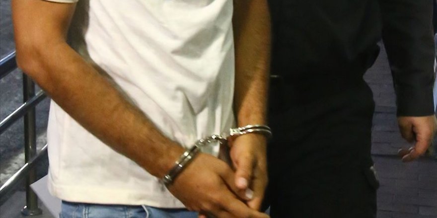 Evinin önünde sahte içki satan kişi gözaltına alındı