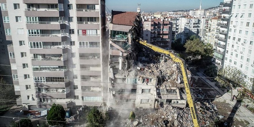 Yılmaz Erbek Apartmanı'nda yıkım çalışmaları tekrar başladı