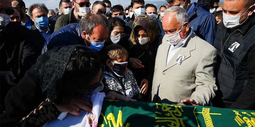 Depremden 91 saat sonra kurtarılan Ayda'nın annesi son yolculuğuna uğurlandı