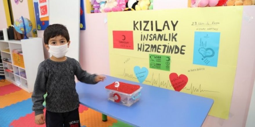 Van'da minik öğrenciler kumbaralarındaki paraları depremzedelere gönderdi