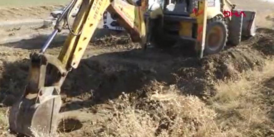 Foseptik kuyusuna düşen eşek kurtarıldı