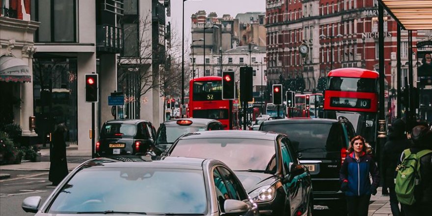 İngiltere 2030’da benzinli ve dizel araç satışını yasaklayacak