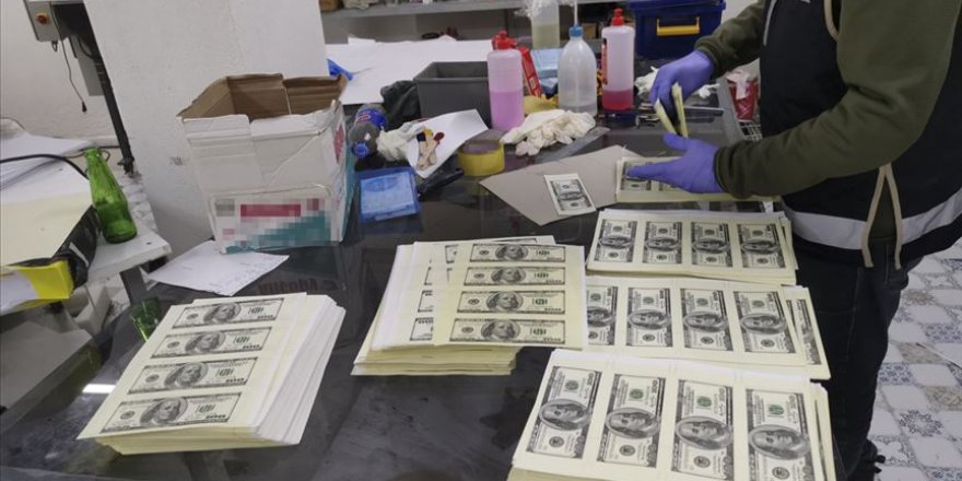 Kocaeli'de matbaa atölyesinde sahte 1,5 milyon dolar ele geçirildi