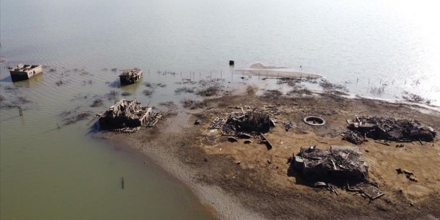 Seben Gölü'nün suları çekilince eski yapılar ortaya çıktı