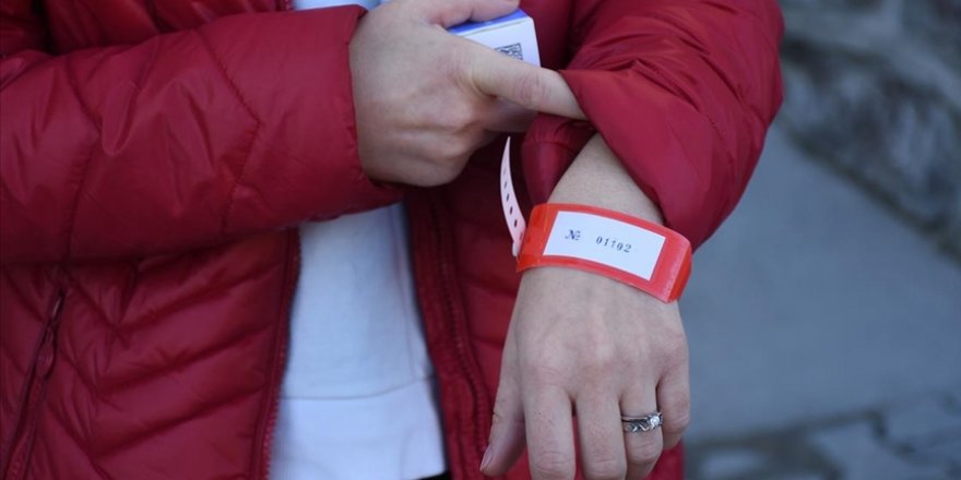 Bartın'da pozitif ve temaslı kişilere yönelik bileklik uygulamasına başlandı
