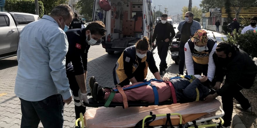 Fethiye'de otomobille çarpışan motosiklet sürücüsü yaralandı
