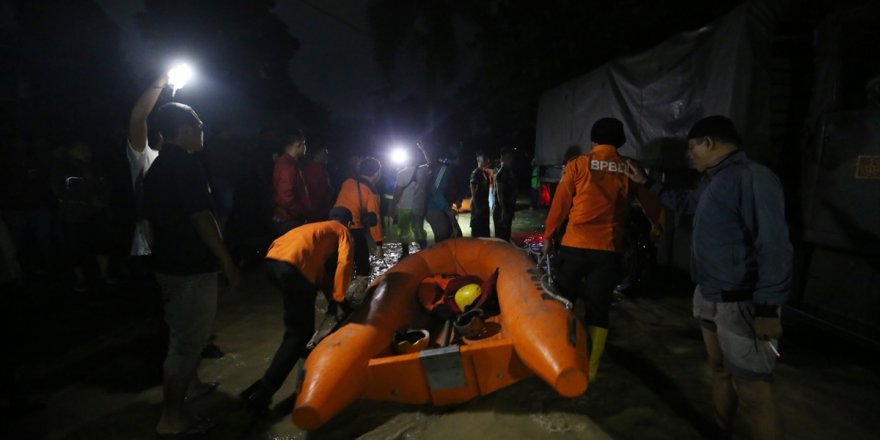 Endonezya'da sel felaketinden 5 bin 965 kişi etkilendi