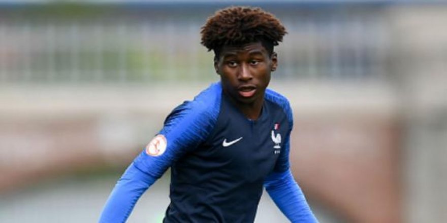 PSG, genç oyuncusu Timothee Pembele'nin sözleşmesini yeniledi