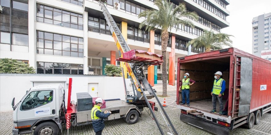 İzmir Büyükşehir Belediyesi binası boşaltılıyor