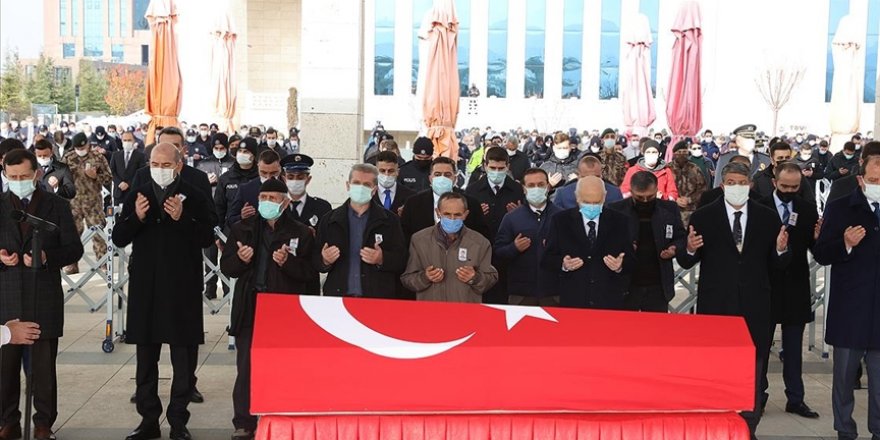 Trafik kazasında şehit olan polis son yolculuğuna uğurlandı
