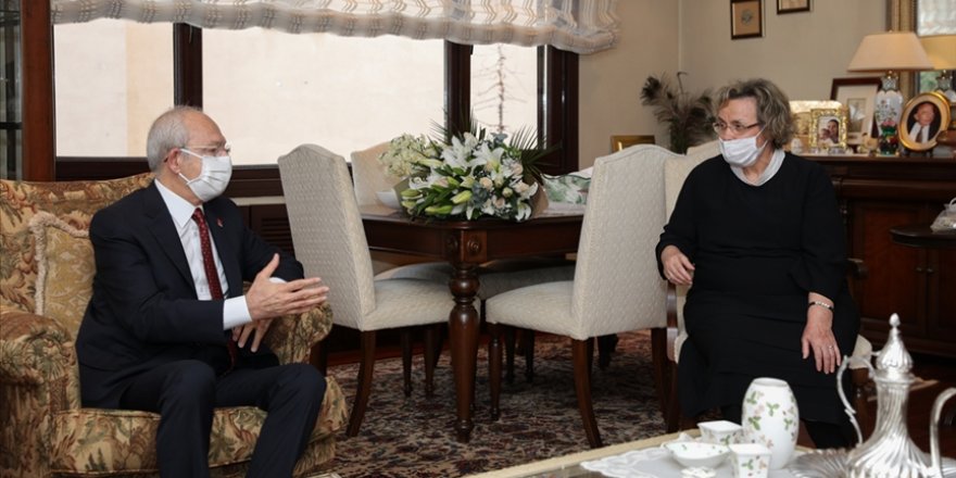 Kılıçdaroğlu, Alparslan Türkeş'in eşi Seval Türkeş'i ziyaret etti