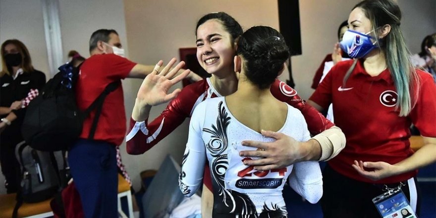 Derin Tanrıyaşükür asimetrik paralel aletinde bronz madalya kazandı