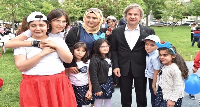 ‘Bir toplumun geleceği gençlerinde, çocuklarındadır’