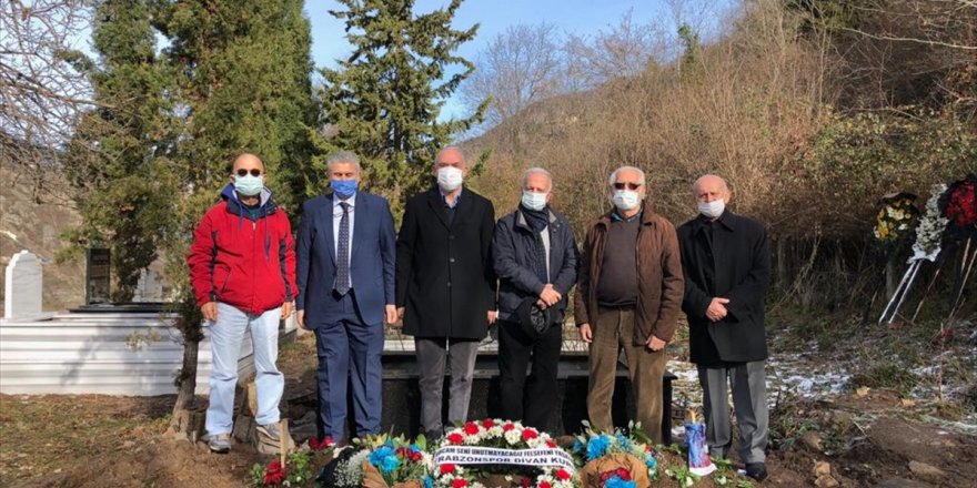 Trabzonspor Divan Başkanlık Kurulu üyeleri, Özkan Sümer'in kabrini ziyaret etti