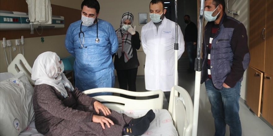 Van'da 103 yaşındaki Zahide nine Kovid-19'u yenmeyi başardı