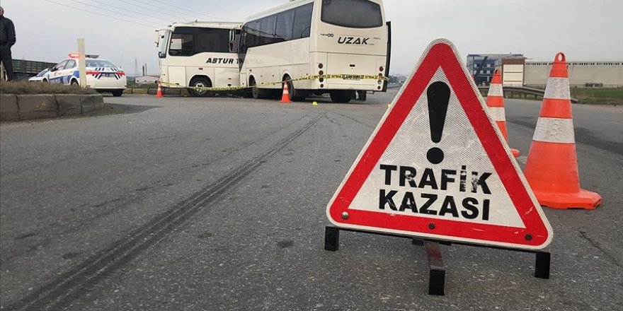Tekirdağ'da işçi servislerinin çarpışması sonucu 19 kişi yaralandı