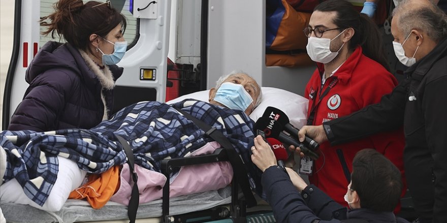 ABD'de yaşayan Türk halk bilimci İlhan Başgöz ambulans uçakla Türkiye'ye getirildi