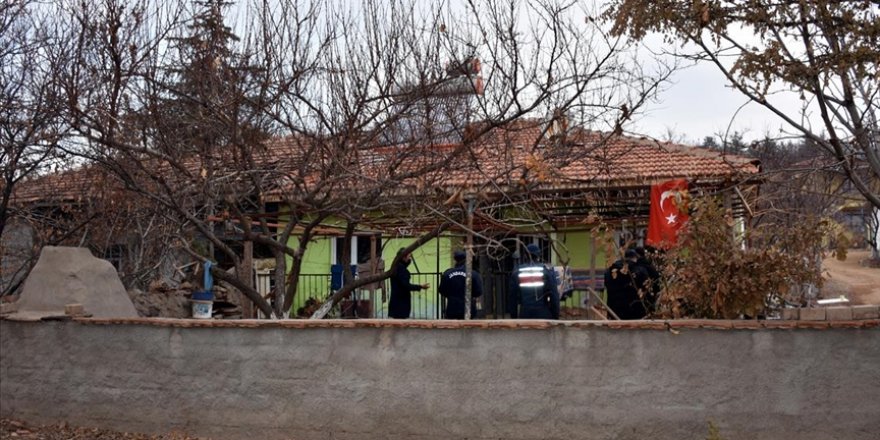 Esrarengiz ev bir haftada 10 kez yandı