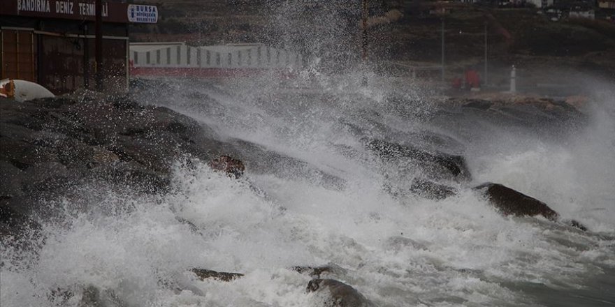 Meteoroloji flaş uyarı geldi. Gök gürültülü sağanak geliyor