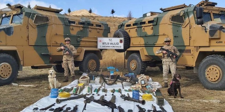 Bitlis'te teröristlere ait 6 sığınakta mühimmat ve yaşam malzemesi bulundu