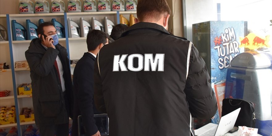 Cumhuriyet tarihinin en büyük 'akaryakıta bağlı vergi kaçakçılığı' operasyonunda 220 zanlı yakalandı