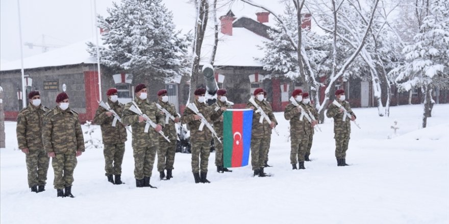 Azerbaycan askerleri 'Kış Tatbikatı' için Kars'ta