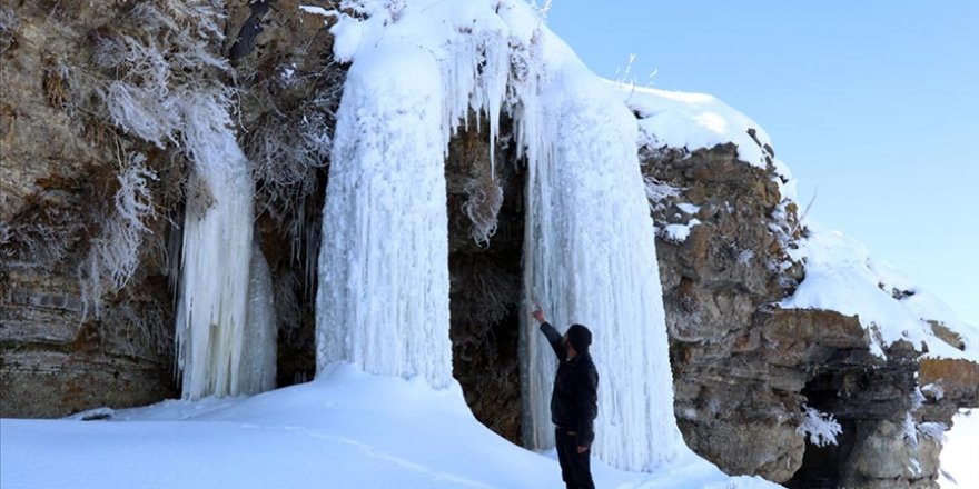 Ağrı'da termometreler sıfırın altında 32 dereceyi gösterdi